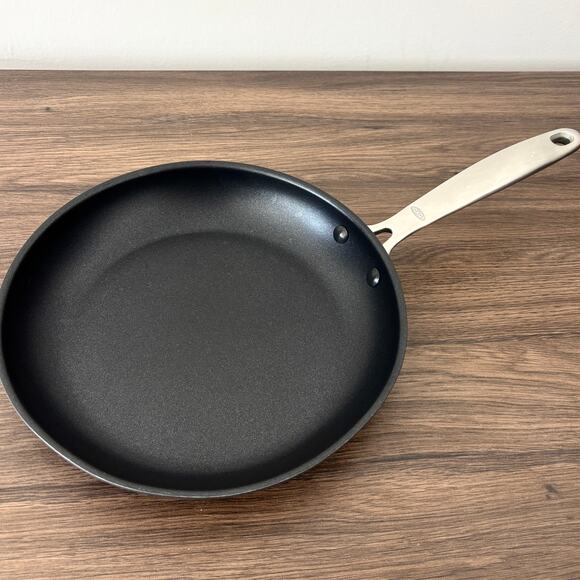 OXO Good Grips Pro 10-inch Non-Stick Frying Pan - OXO 7218 - Black - Picture 1 of 3
